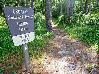 A Neusiok Trail sign at the beginning of the Trail.