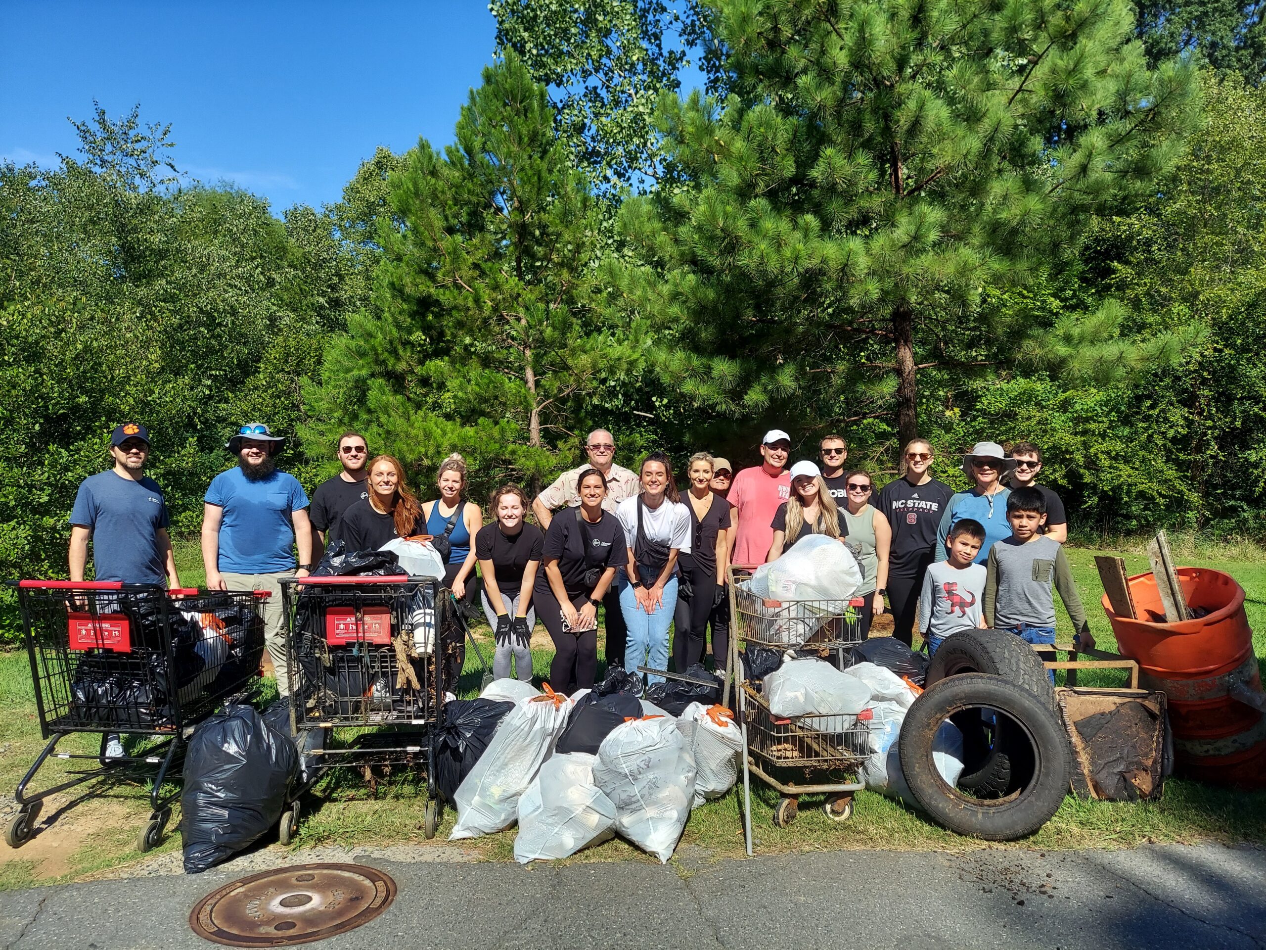 NCWF and volunteers picked up and removed 1,100 pounds of trash from Charlotte’s Hidden Valley neighborhood.
