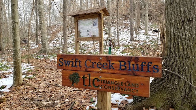 swift-creek-bluffs-sign